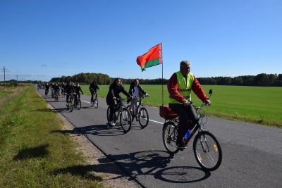 Участники велопробега ко Дню народного единства держат курс по направлению г. п. Хотимск-а/г Липовка