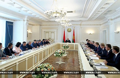 Повышение эффективности работы СЭЗ обсуждено на совещании у Лукашенко
