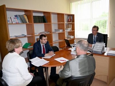 Сегодня Игорь Каско, член Совета Республики Национального собрания Республики Беларусь, встретился с коллективом УЗ “Хотимская ЦРБ” и провел личный прием граждан