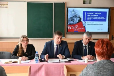 Депутат Сергей Давыдов провел встречи в трудовых коллективах Хотимщины