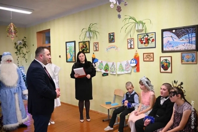 В преддверии новогодних праздников в Хотимском районном ЦКРОиР прошла акция “Наши дети”