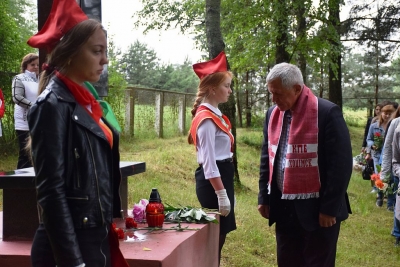 День памяти и скорби — Хотимчане возлагают цветы, чтят память погибших в Великой Отечественной войне