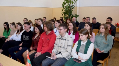 Председатель Хотимского райисполкома Михаил Куксенков встретился с молодыми специалистами, членами Молодежного парламента района
