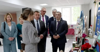 Участникам семинара презентовали выставку, посвященную 80-летию Великой Победы в Великой Отечественной войне и достижениям Хотимского района