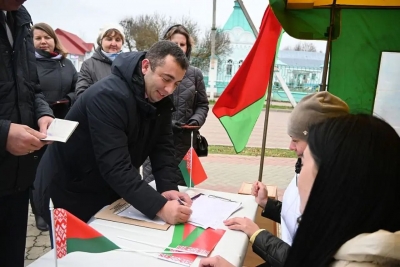 Хотимчане активно участвуют в сборе подписей в поддержку потенциальных кандидатов в Президенты Республики Беларусь