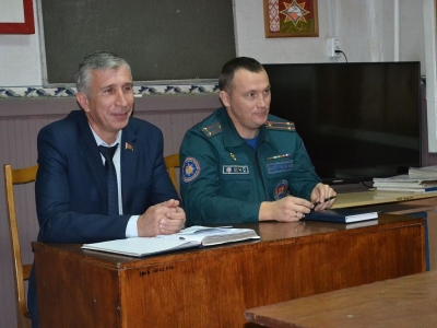 Председатель районного Совета депутатов Евгений Николаенко провел встречи в трудовых коллективах по вопросам ВНС