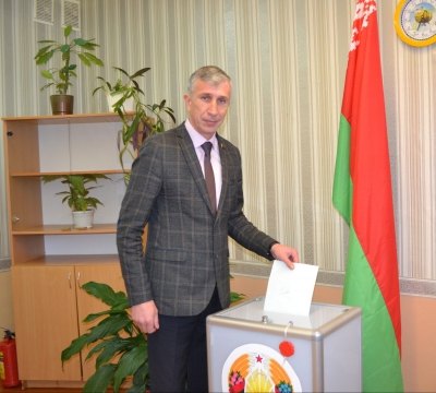 Председатель Хотимского районного Совета депутатов Евгений Николаенко: проголосовал за мирную Беларусь, за светлое будущее страны
