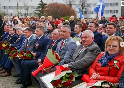 Торжественная церемония занесения на областную Доску Почета прошла в Могилеве. Среди участников и хотимчанин Александр Степченко