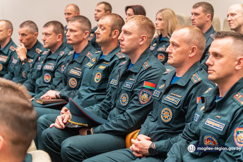 predstavlenie-rukovoditeley-mogilevskogo-oblastnogo-upravleniya-mchs-rb_1