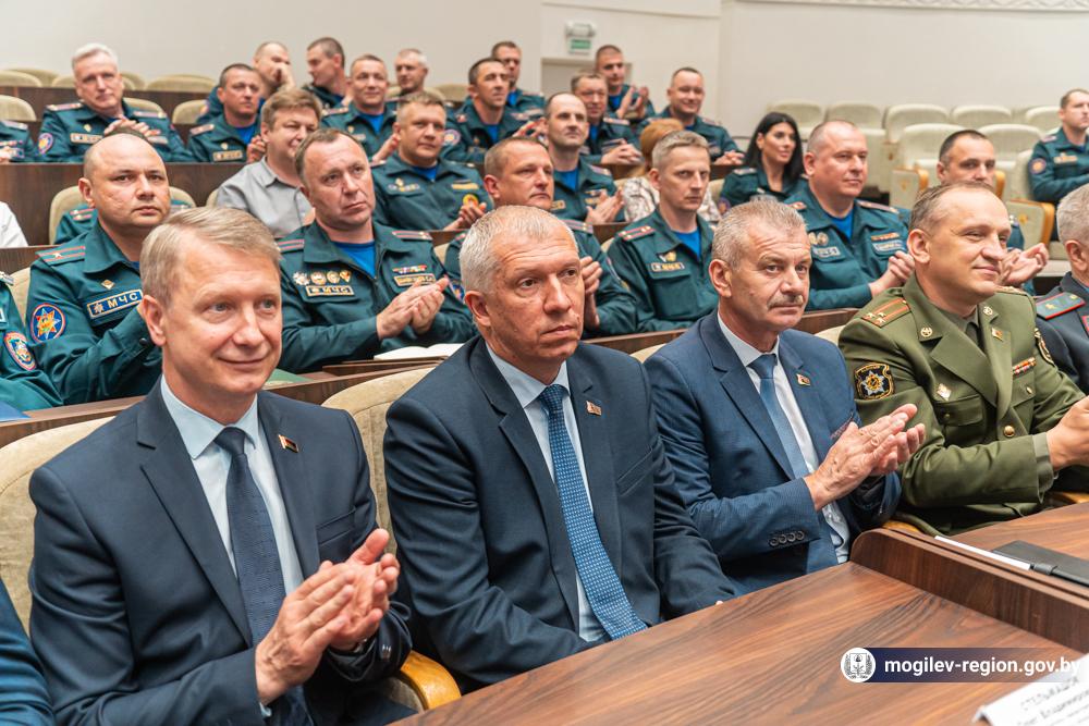 predstavlenie-rukovoditeley-mogilevskogo-oblastnogo-upravleniya-mchs-rb_15