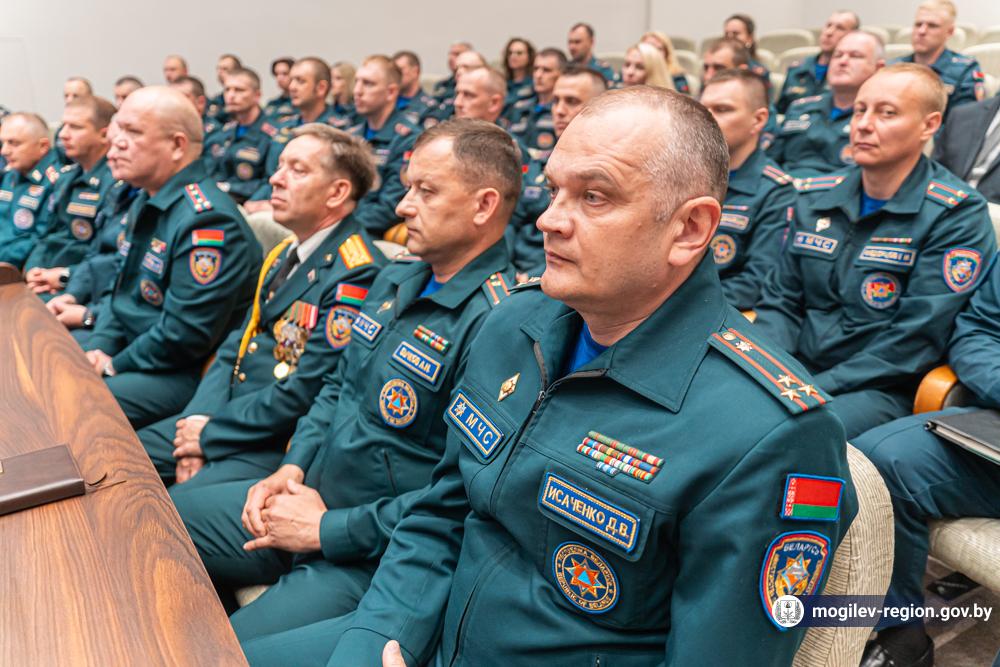 predstavlenie-rukovoditeley-mogilevskogo-oblastnogo-upravleniya-mchs-rb_7