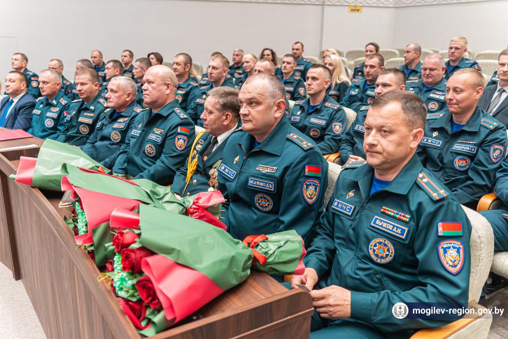 predstavlenie-rukovoditeley-mogilevskogo-oblastnogo-upravleniya-mchs-rb_17