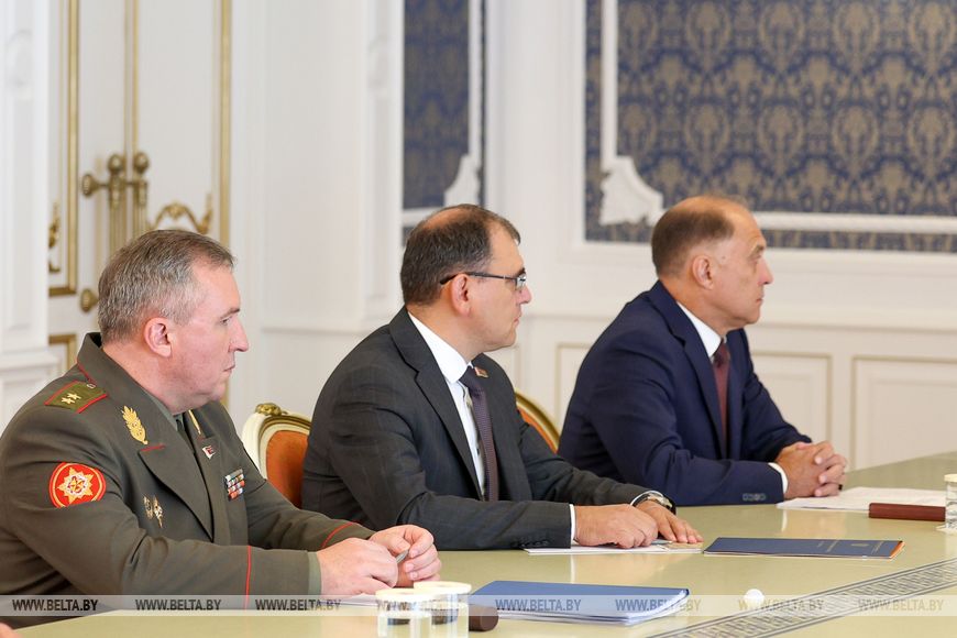 proizvodstvo-raket-v-tsentre-vnimaniya-lukashenko-prezident-trebuet-opredelitsya-s-razvitiem-otrasli_0