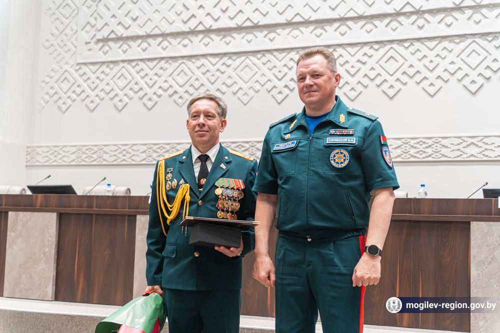 predstavlenie-rukovoditeley-mogilevskogo-oblastnogo-upravleniya-mchs-rb_11