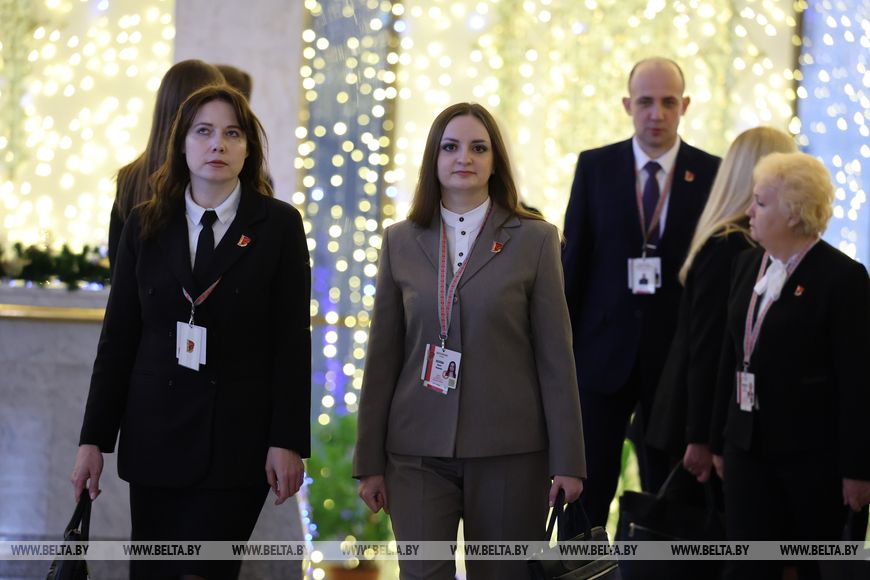delegaty-vns-mogilevskoy-oblasti-pribyvayut-vo-dvorets-respubliki_10
