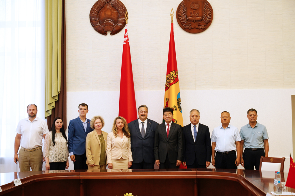 delegatsiya-iz-kitaya-s-rabochim-vizitom-poseshchaet-mogilevskuyu-oblast-_4