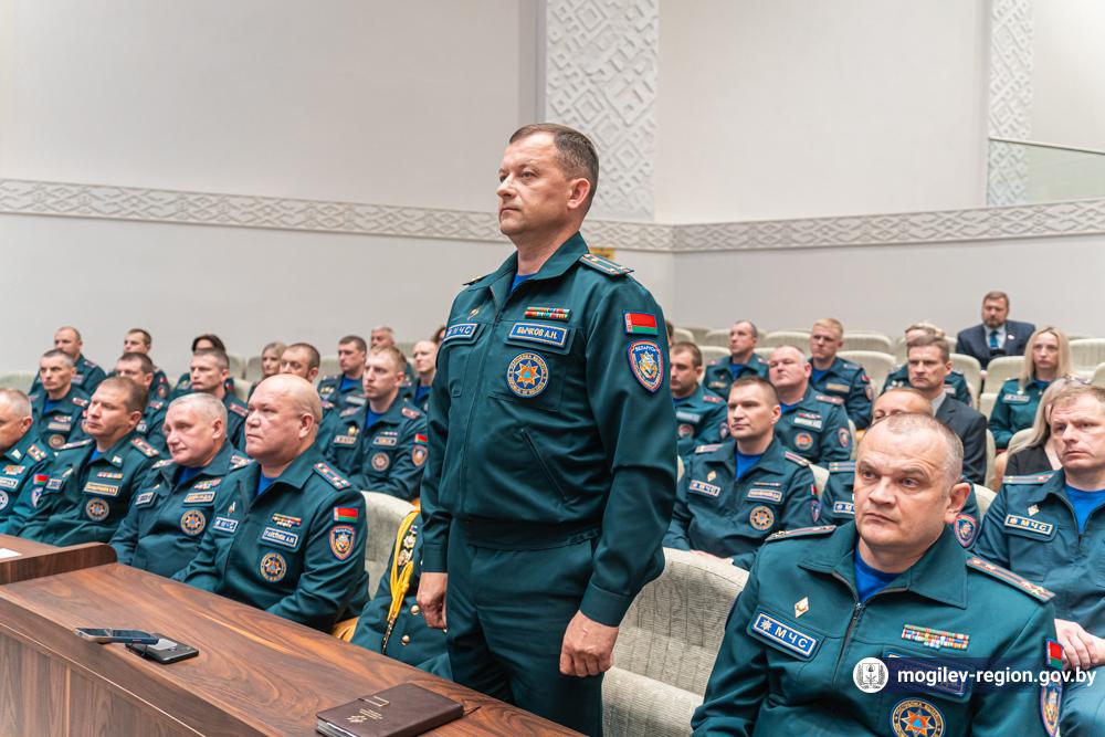 predstavlenie-rukovoditeley-mogilevskogo-oblastnogo-upravleniya-mchs-rb_8