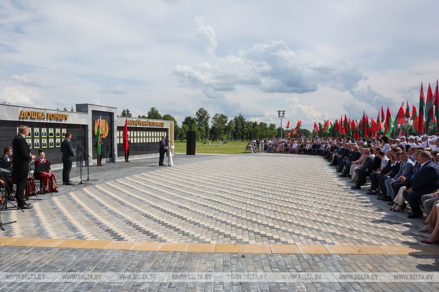 blagopoluchie-skladyvaetsya-iz-trudovykh-dostizheniy-kazhdogo-iz-nas-obnovlennuyu-oblastnuyu-dosku-p_0