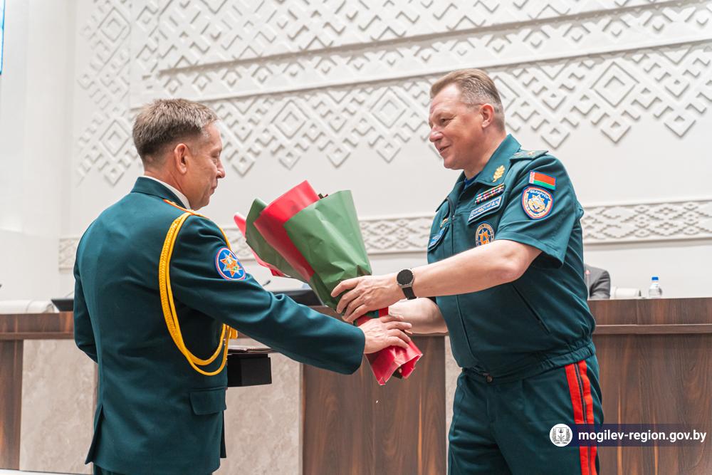 predstavlenie-rukovoditeley-mogilevskogo-oblastnogo-upravleniya-mchs-rb_10